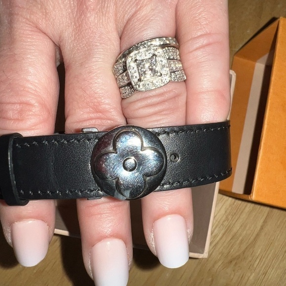 Louis Vuitton black adjustable monogram bracelet. - Picture 6 of 8